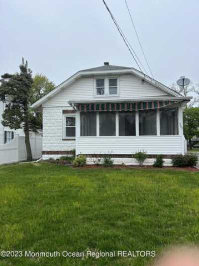 Home For Rent in Oakhurst, New Jersey