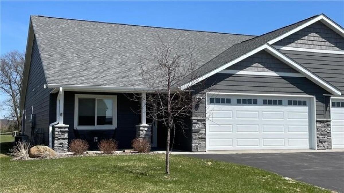 Picture of Home For Sale in Osceola, Wisconsin, United States