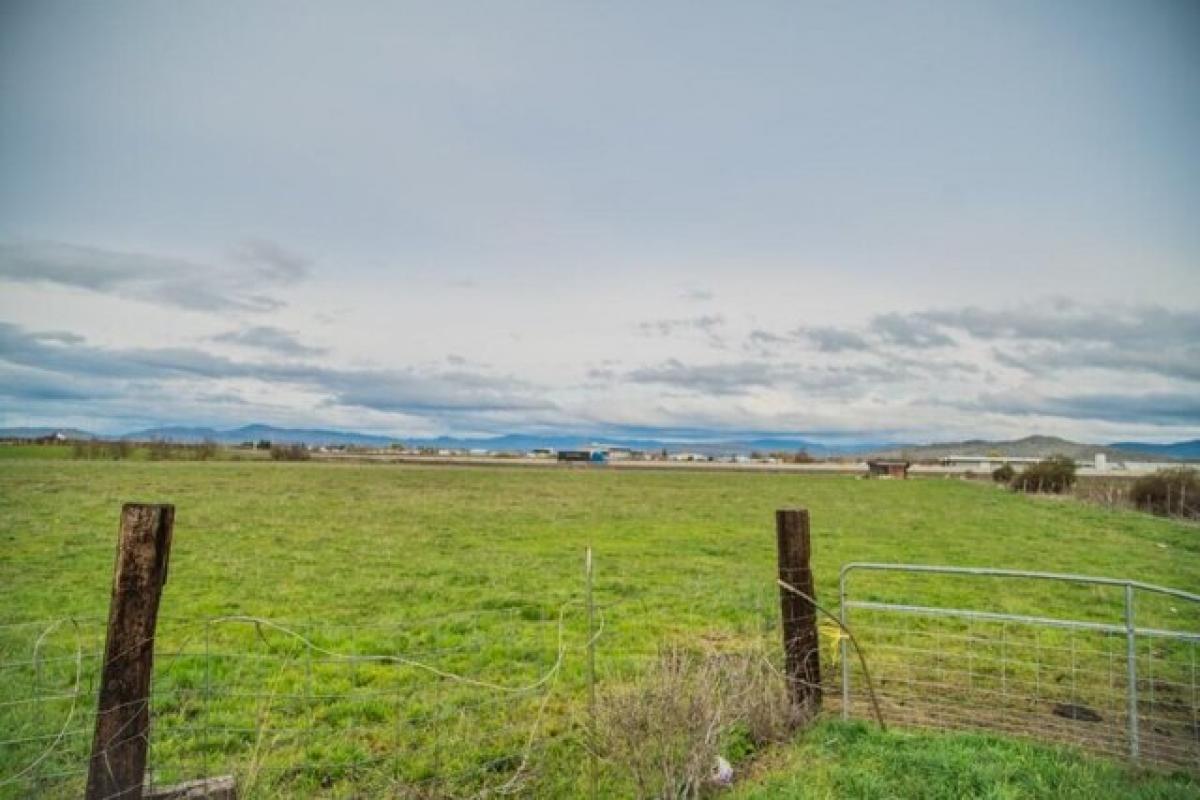 Picture of Residential Land For Sale in Central Point, Oregon, United States