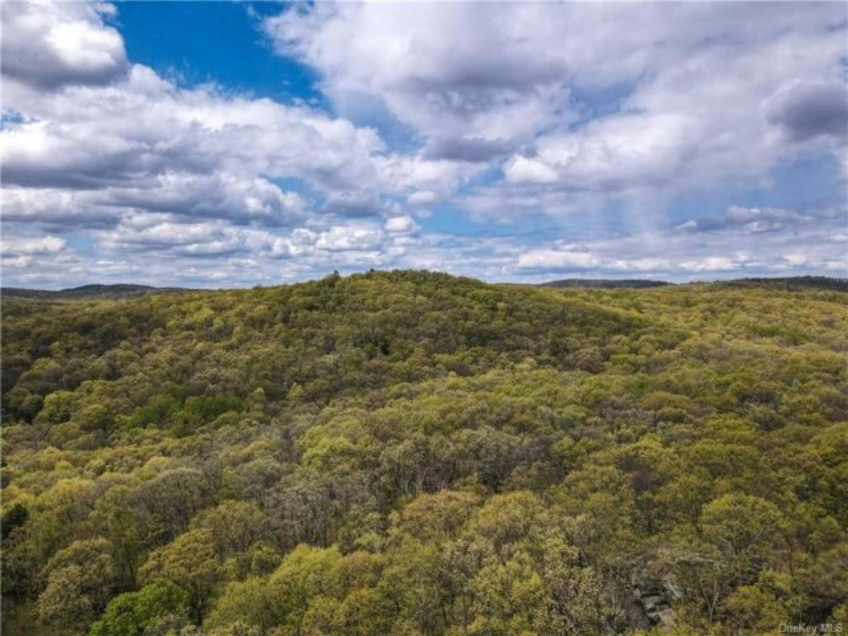 Picture of Residential Land For Sale in Sloatsburg, New York, United States