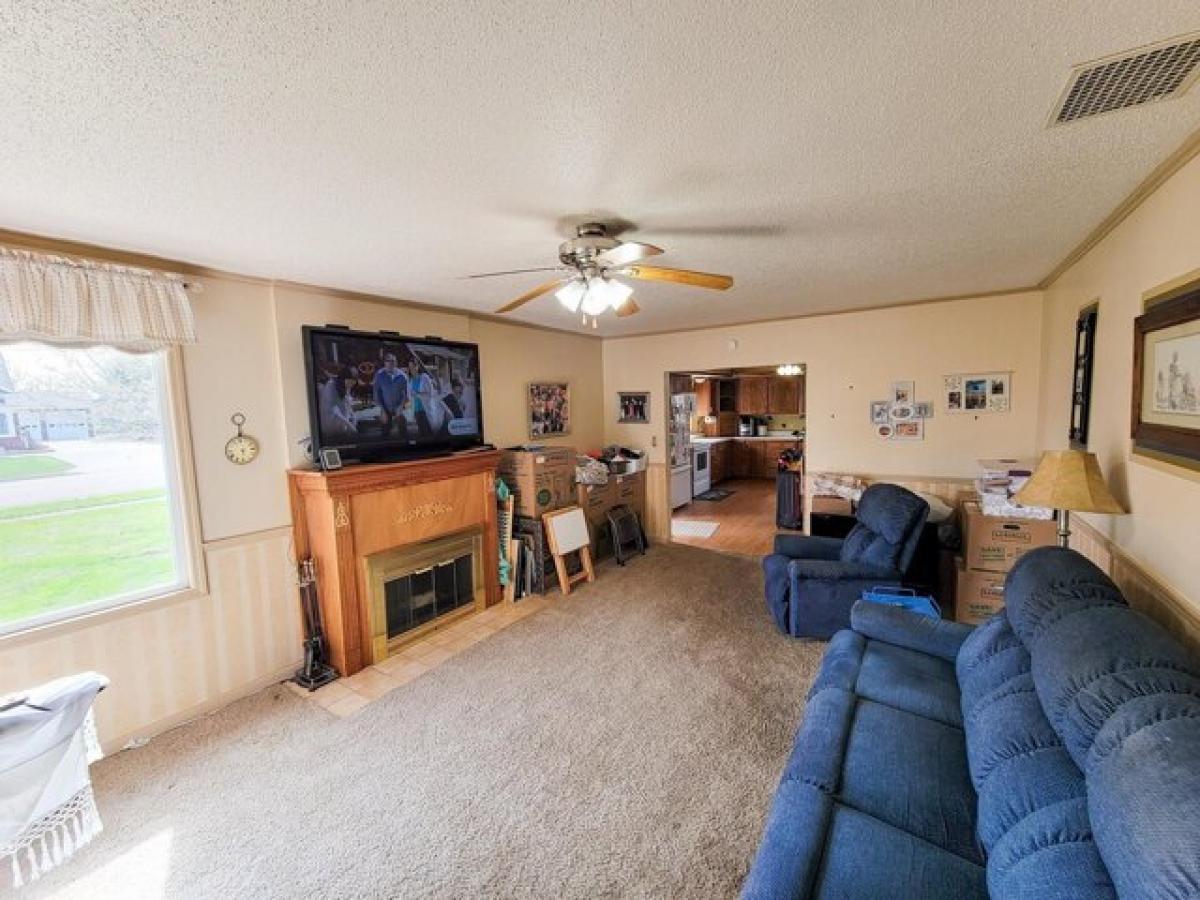 Picture of Home For Sale in Wagner, South Dakota, United States