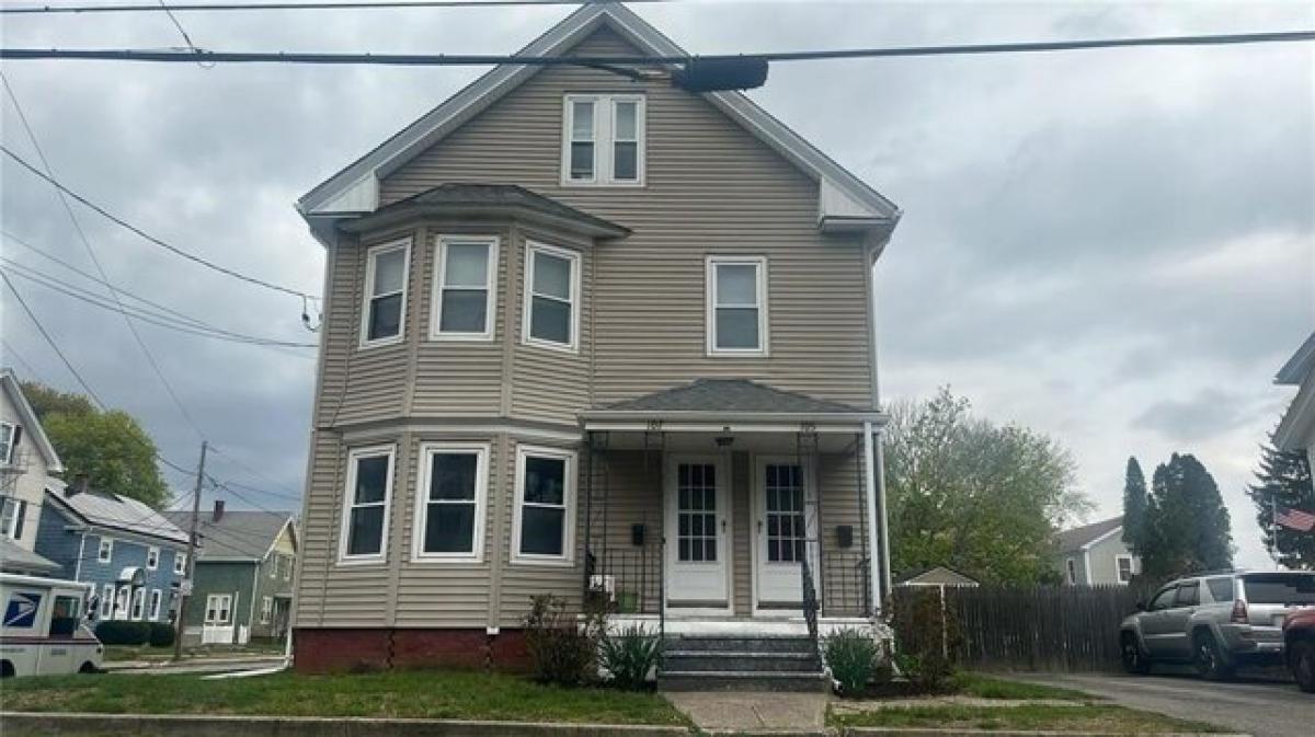 Picture of Home For Rent in Lincoln, Rhode Island, United States