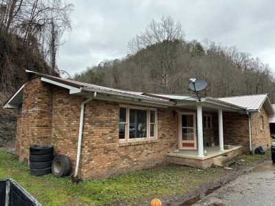 Home For Sale in Shelbiana, Kentucky