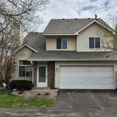 Home For Sale in Oakdale, Minnesota