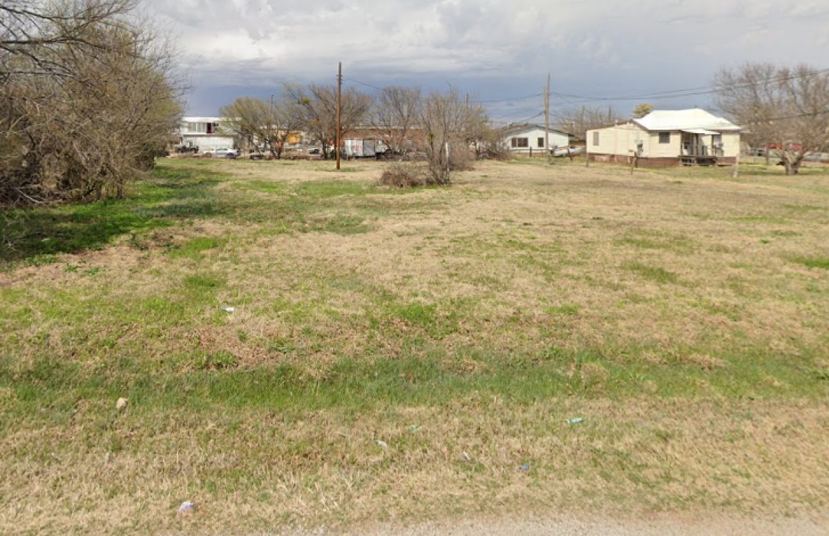 Picture of Residential Land For Sale in Wichita Falls, Texas, United States