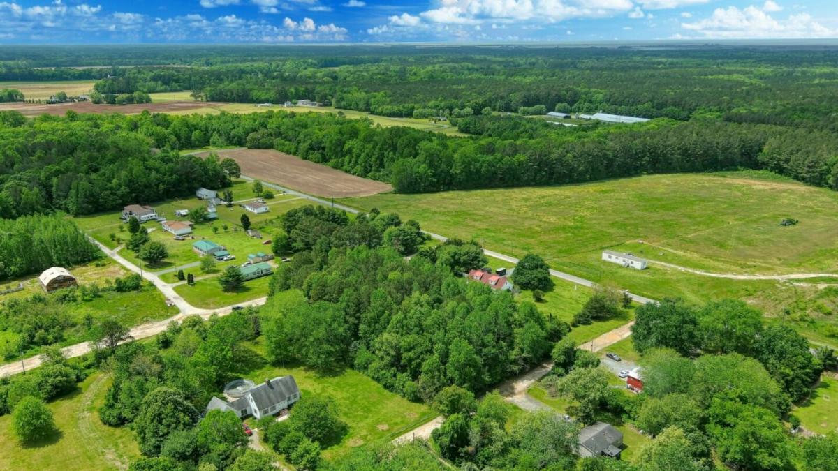 Picture of Residential Land For Sale in Hallwood, Virginia, United States