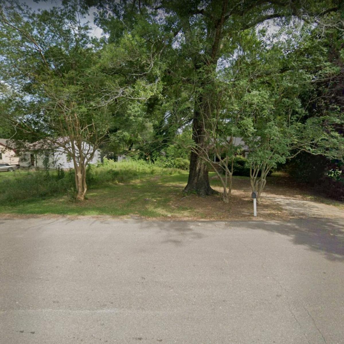 Picture of Residential Land For Sale in Laurel, Mississippi, United States