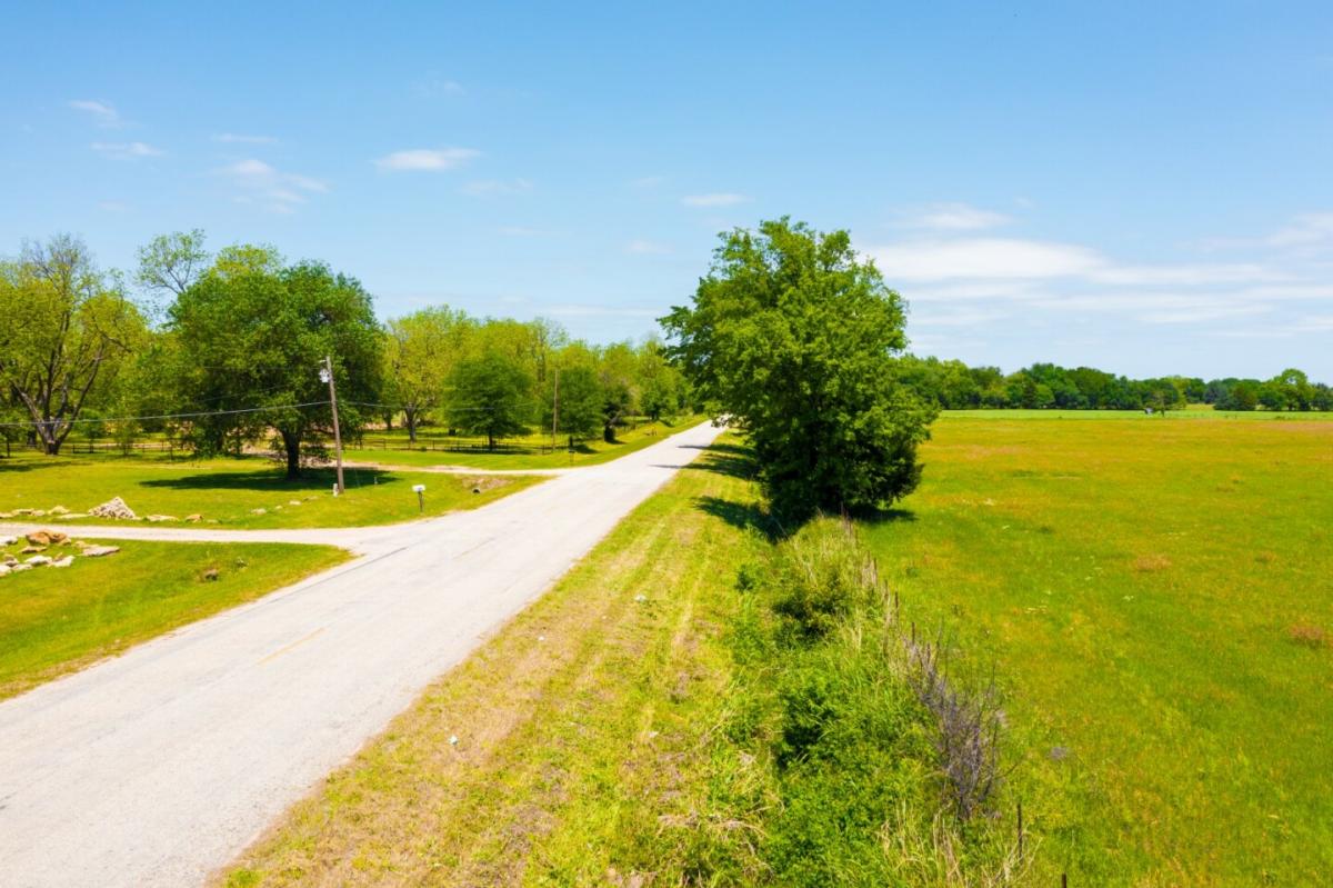 Picture of Residential Land For Sale in Mexia, Texas, United States