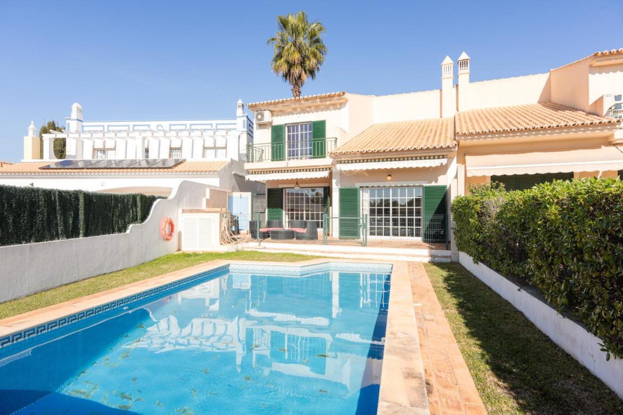 Picture of Villa For Sale in Vilamoura, Algarve, Portugal