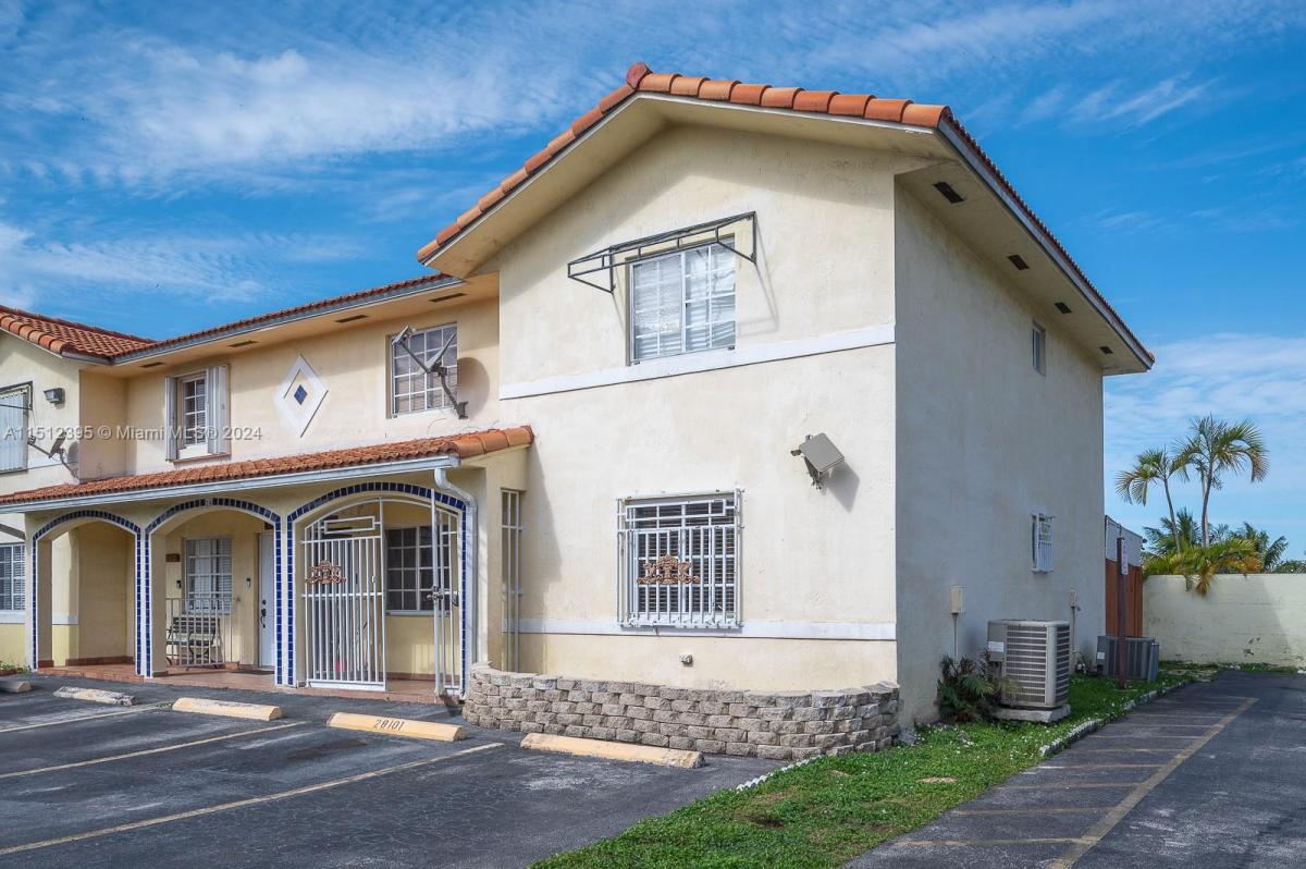 Picture of Home For Sale in Hialeah Gardens, Florida, United States