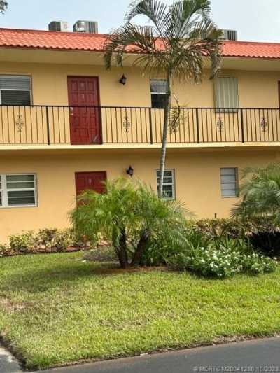 Condo For Sale in Stuart, Florida