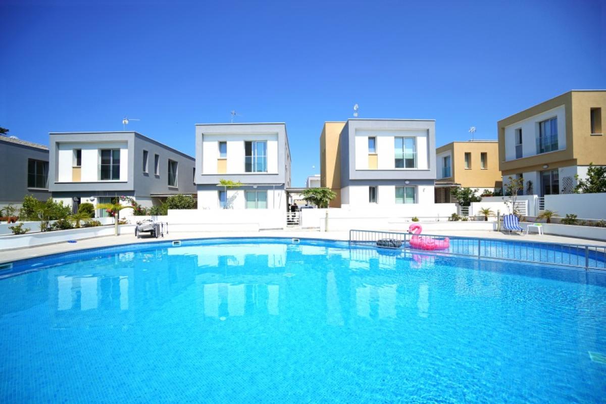 Picture of Home For Sale in Kato Paphos - Universal, Paphos, Cyprus