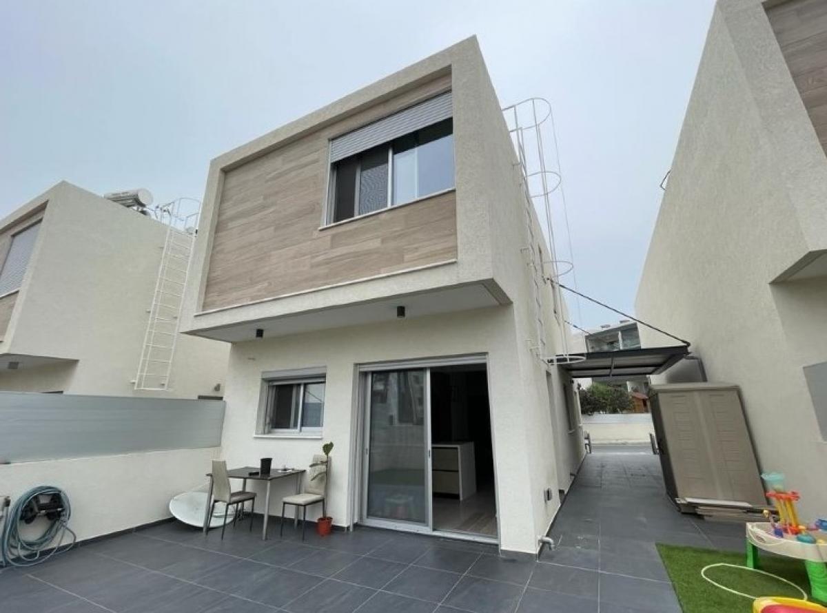 Picture of Home For Sale in Ypsonas, Limassol, Cyprus