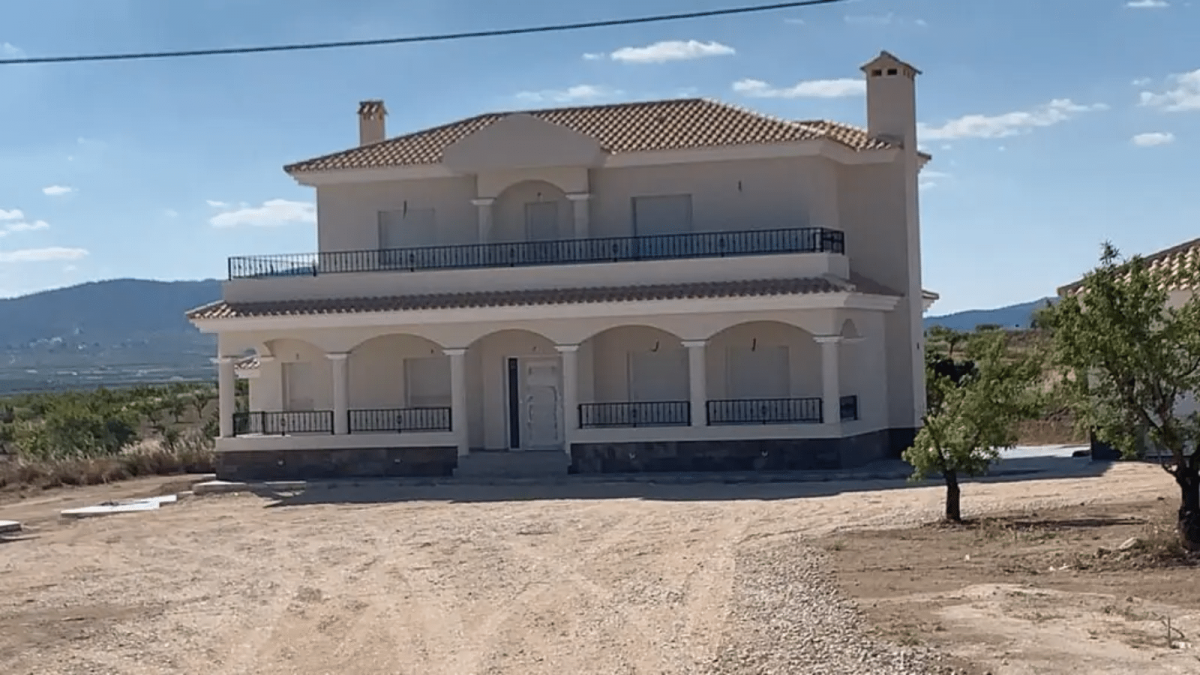 Picture of Villa For Sale in Pinoso, Alicante, Spain