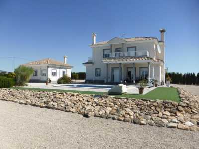 Villa For Sale in Pinoso, Spain