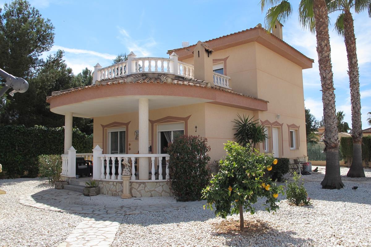 Picture of Villa For Sale in Hondon De Las Nieves, Alicante, Spain