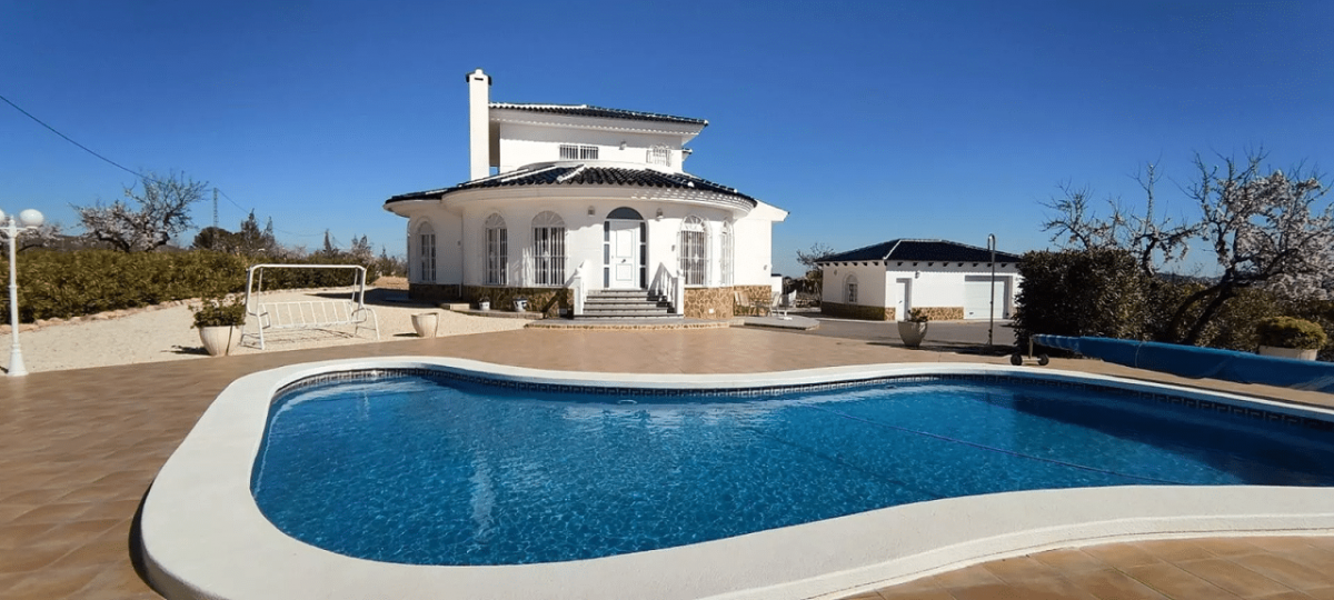 Picture of Villa For Sale in Pinoso, Alicante, Spain