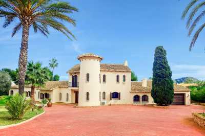 Villa For Sale in La Manga Club, Spain