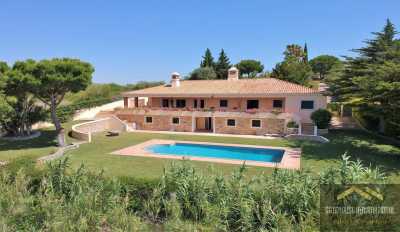 Villa For Sale in Loule, Portugal