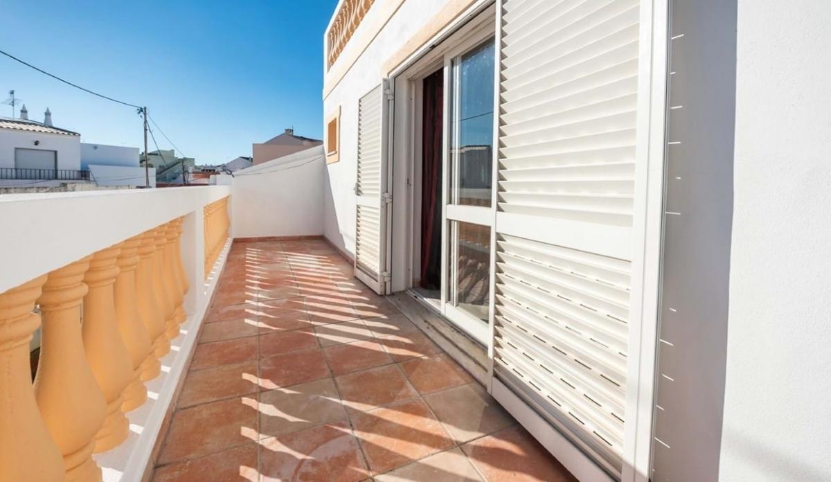 Picture of Villa For Sale in Lagoa, Algarve, Portugal