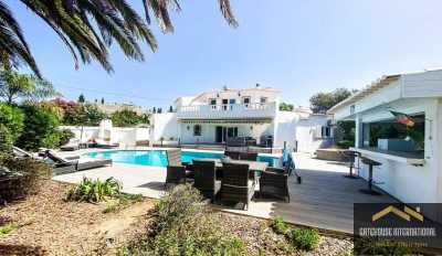 Villa For Sale in Praia Da Luz, Portugal