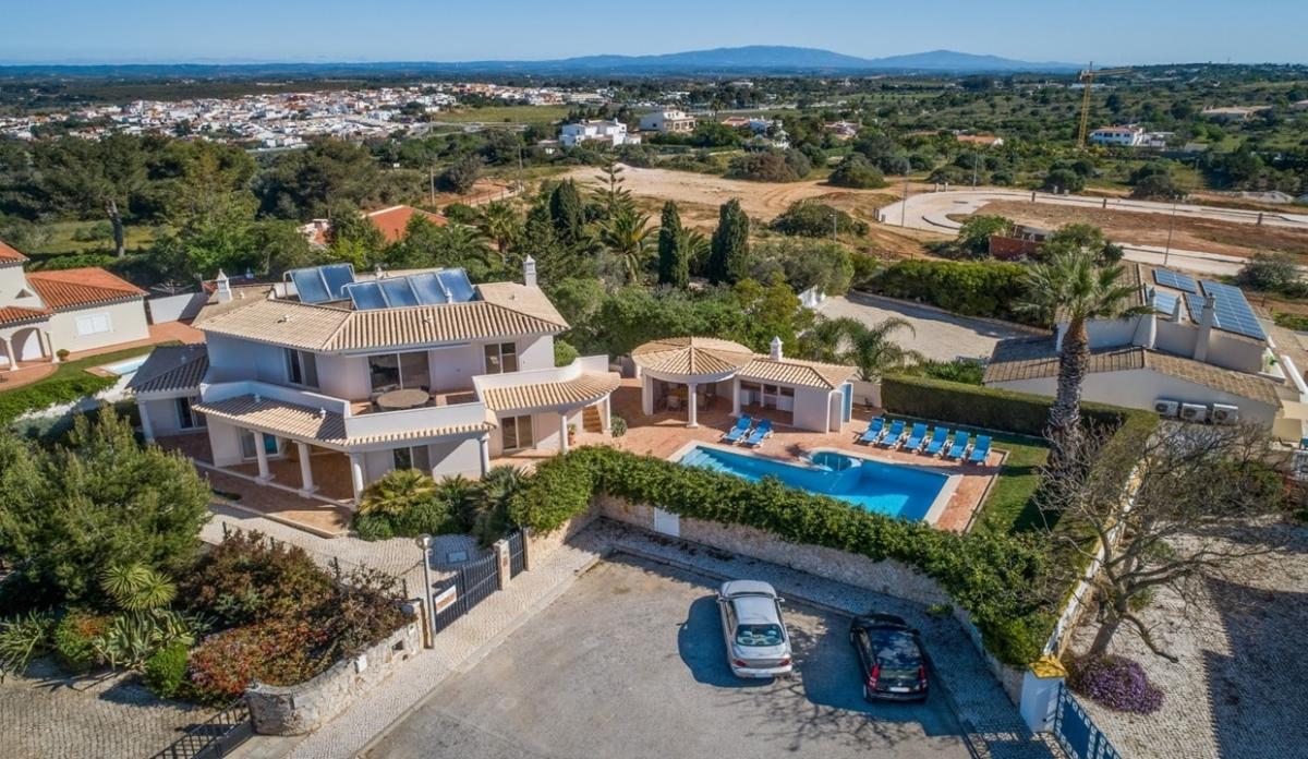 Picture of Villa For Sale in Praia Da Luz, Algarve, Portugal