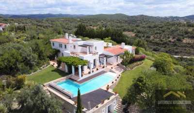 Villa For Sale in Loule, Portugal