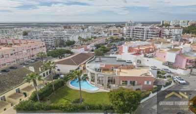 Villa For Sale in Faro, Portugal