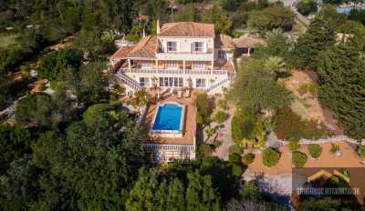 Villa For Sale in Santa Barbara De Nexe, Portugal