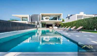 Villa For Sale in Vilamoura, Portugal