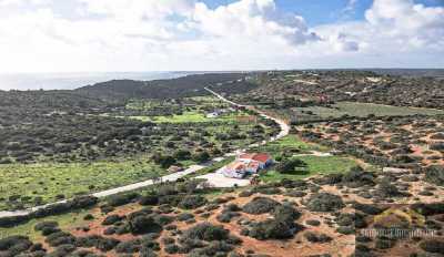 Villa For Sale in Burgau, Portugal