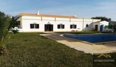 Villa For Sale in Boliqueime, Portugal