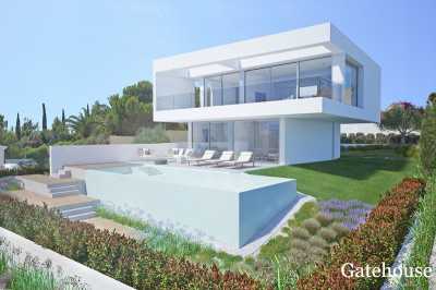 Villa For Sale in Praia Da Luz, Portugal