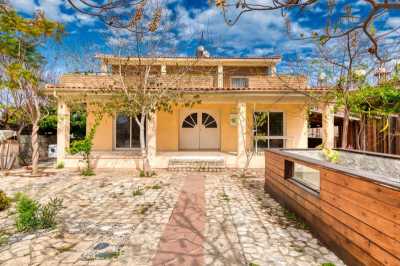 Villa For Sale in 