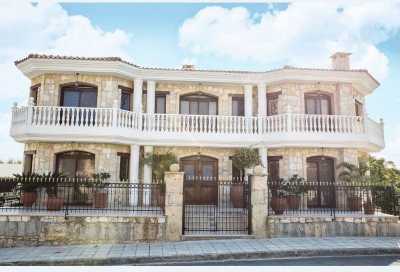 Villa For Sale in 