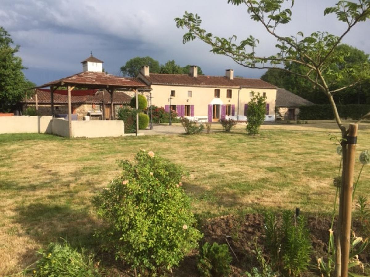 Picture of Home For Sale in Luchapt, Poitou Charentes, France