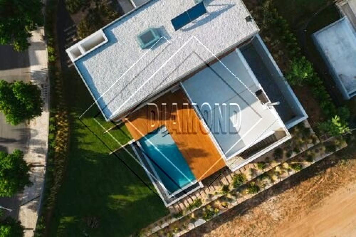 Picture of Villa For Sale in Vilamoura, Algarve, Portugal