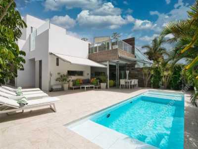 Villa For Sale in 