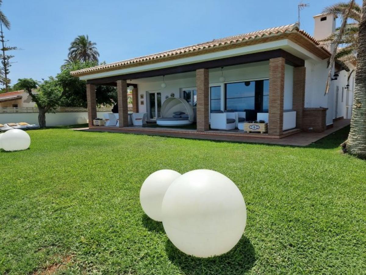 Picture of Home For Sale in Denia, Alicante, Spain