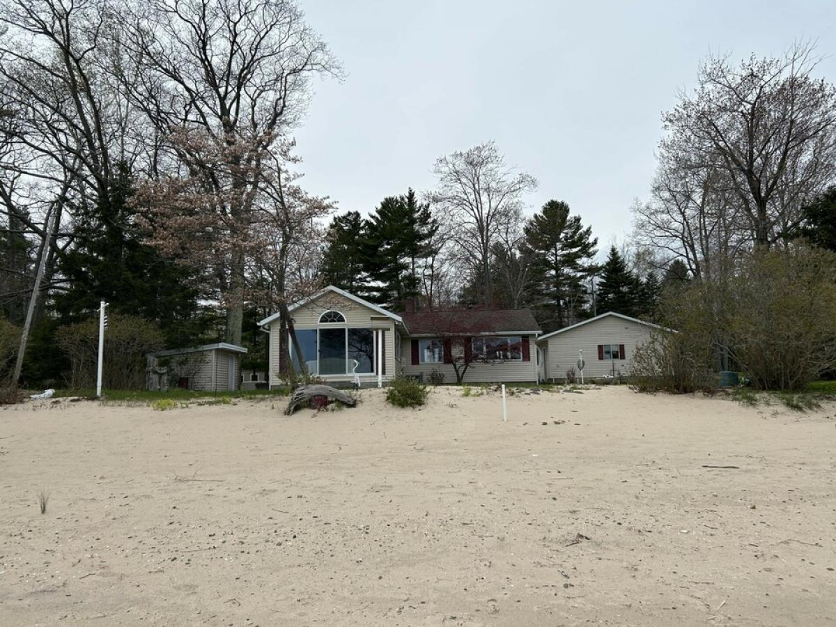 Picture of Home For Sale in Black River, Michigan, United States