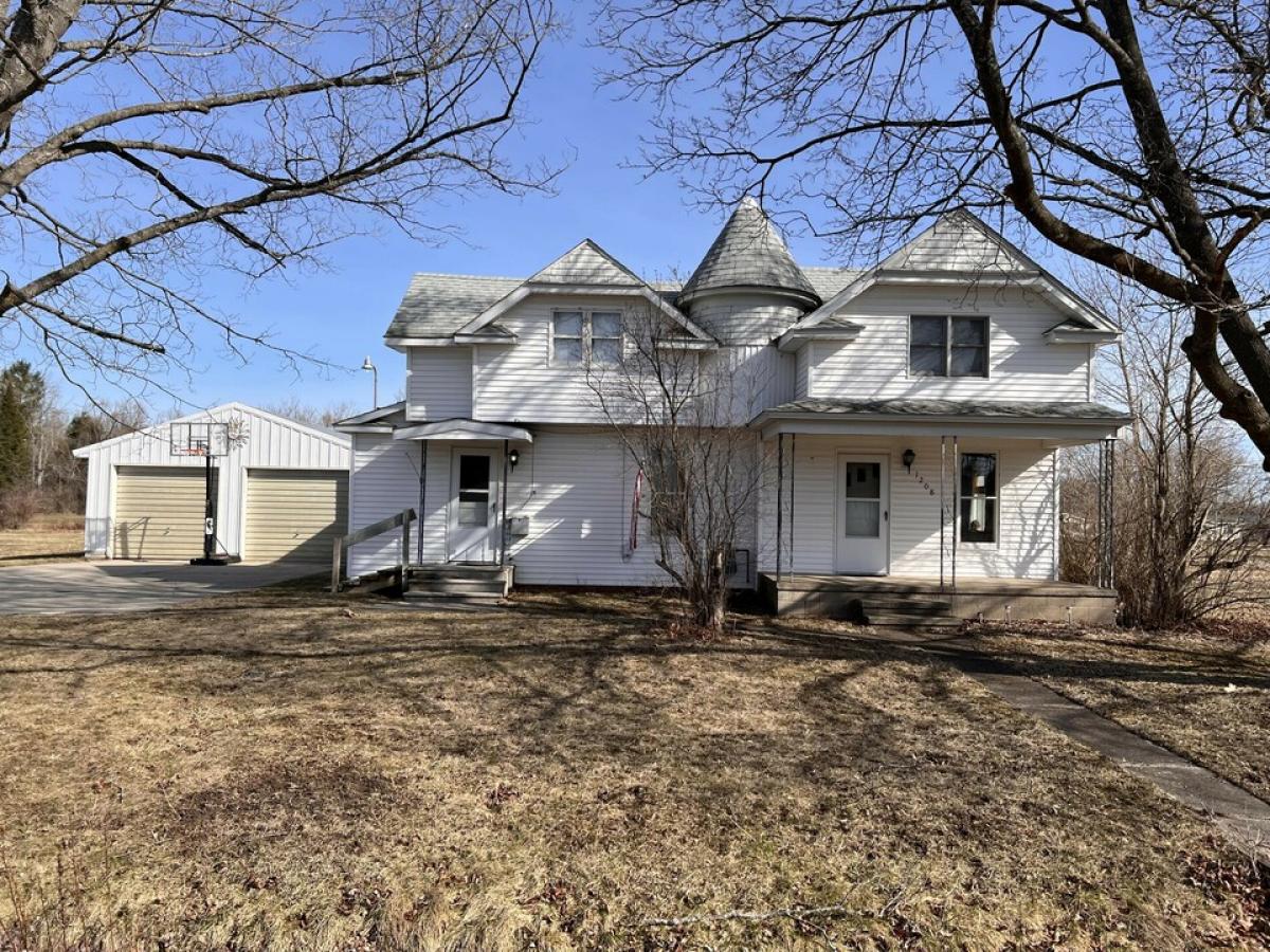 Picture of Home For Sale in Cheboygan, Michigan, United States