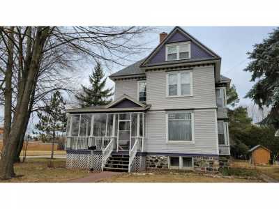 Home For Sale in Cheboygan, Michigan