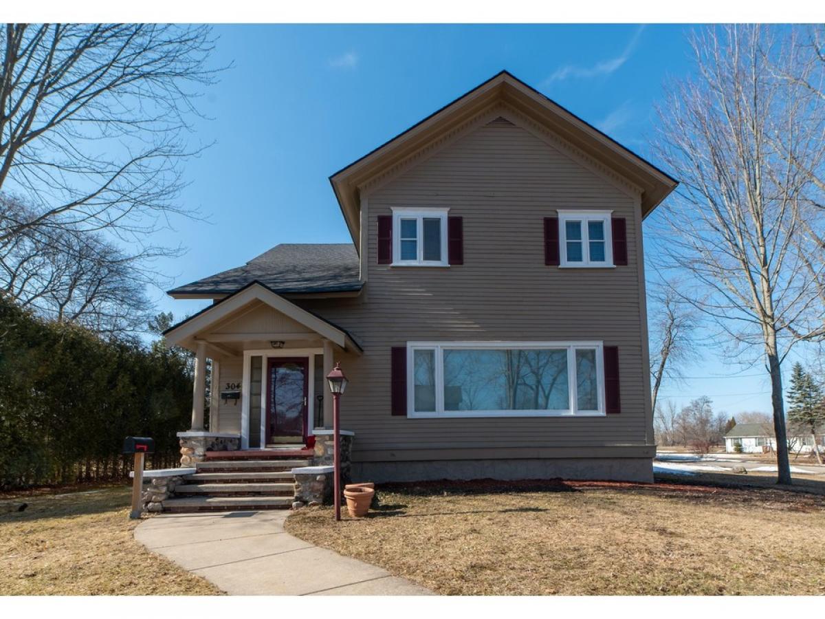 Picture of Home For Sale in Cheboygan, Michigan, United States