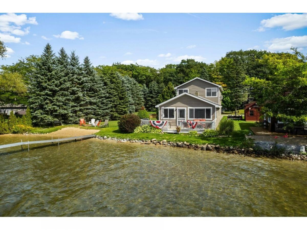 Picture of Home For Sale in Gaylord, Michigan, United States