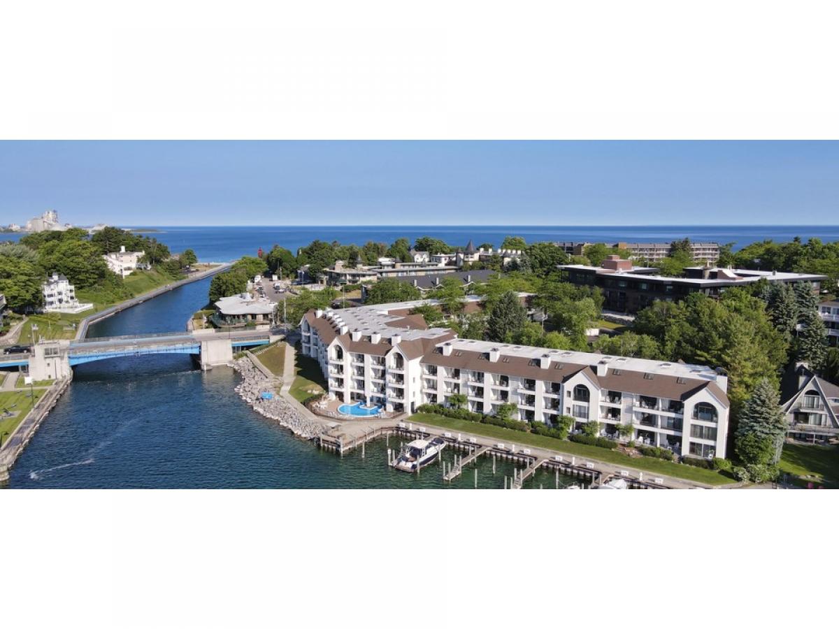 Picture of Home For Sale in Charlevoix, Michigan, United States
