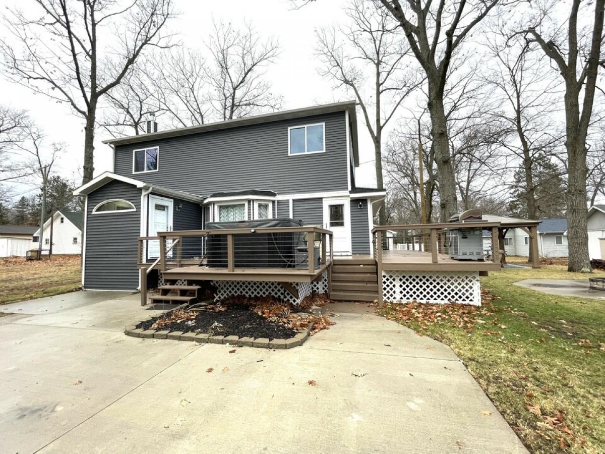 Picture of Home For Sale in Hubbard Lake, Michigan, United States