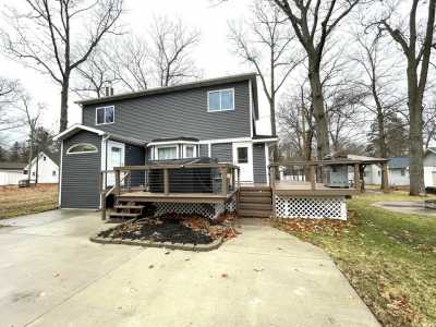 Home For Sale in Hubbard Lake, Michigan