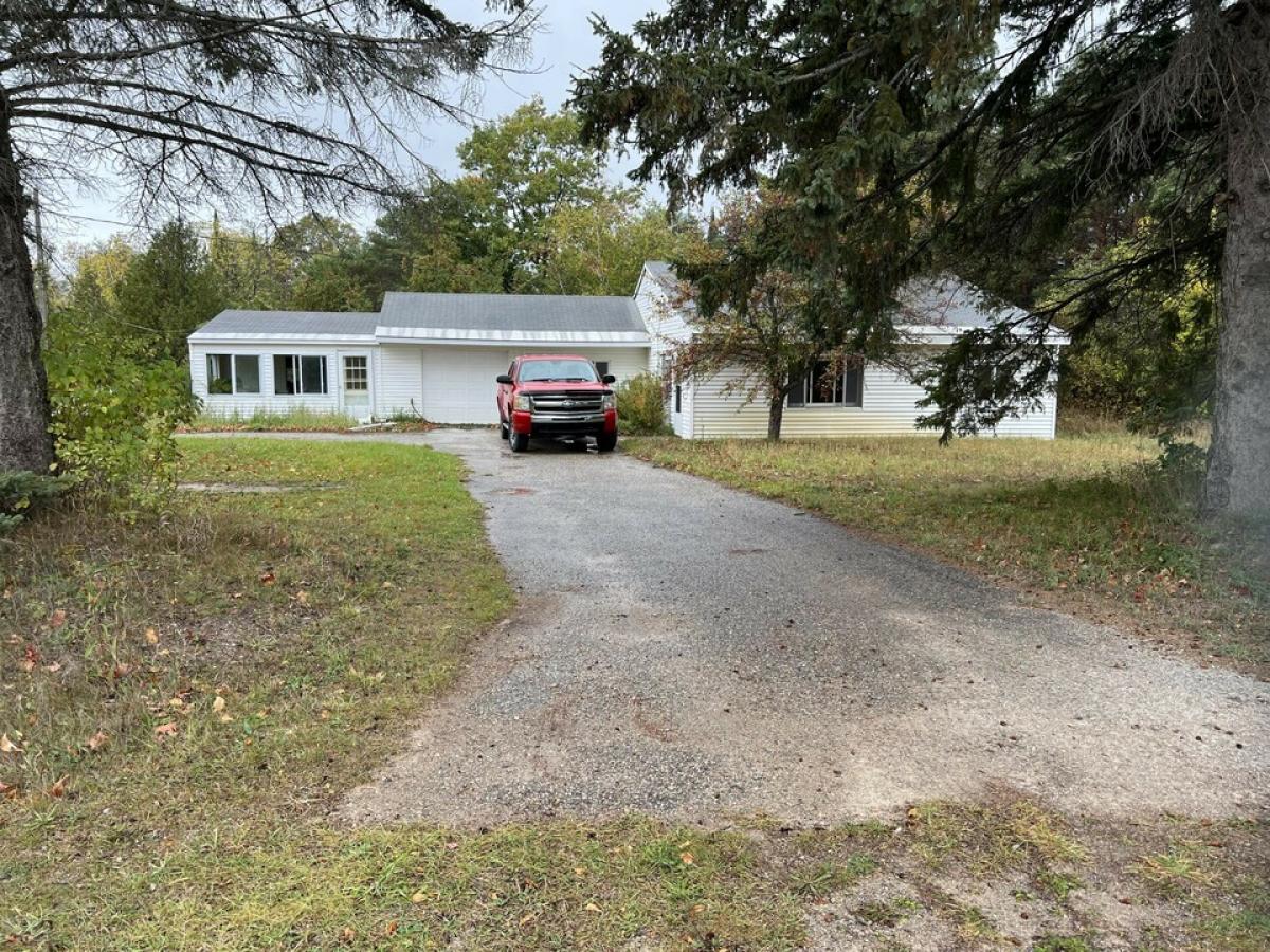 Picture of Home For Sale in Onaway, Michigan, United States