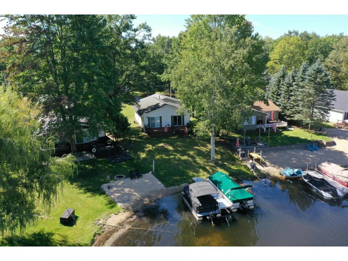 Picture of Home For Sale in Prudenville, Michigan, United States