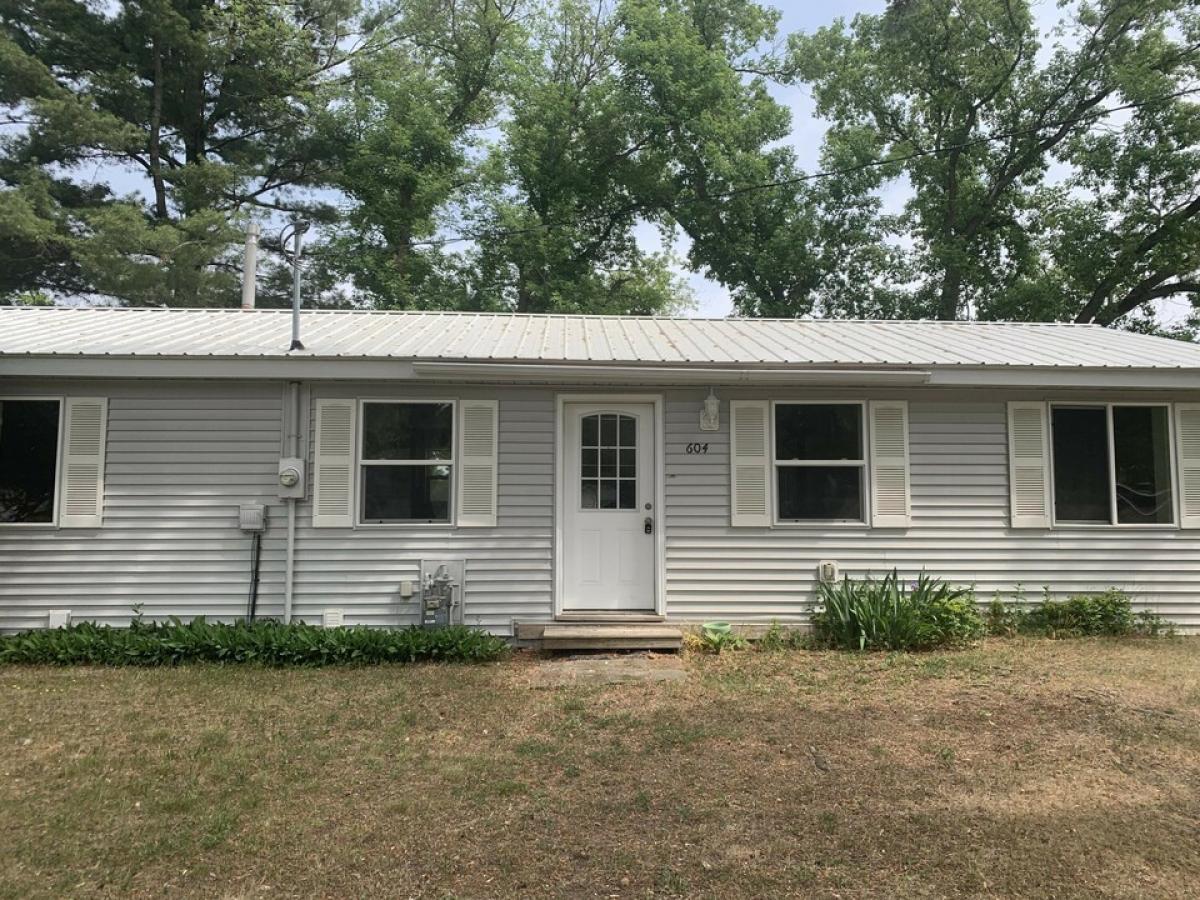 Picture of Home For Sale in Clare, Michigan, United States